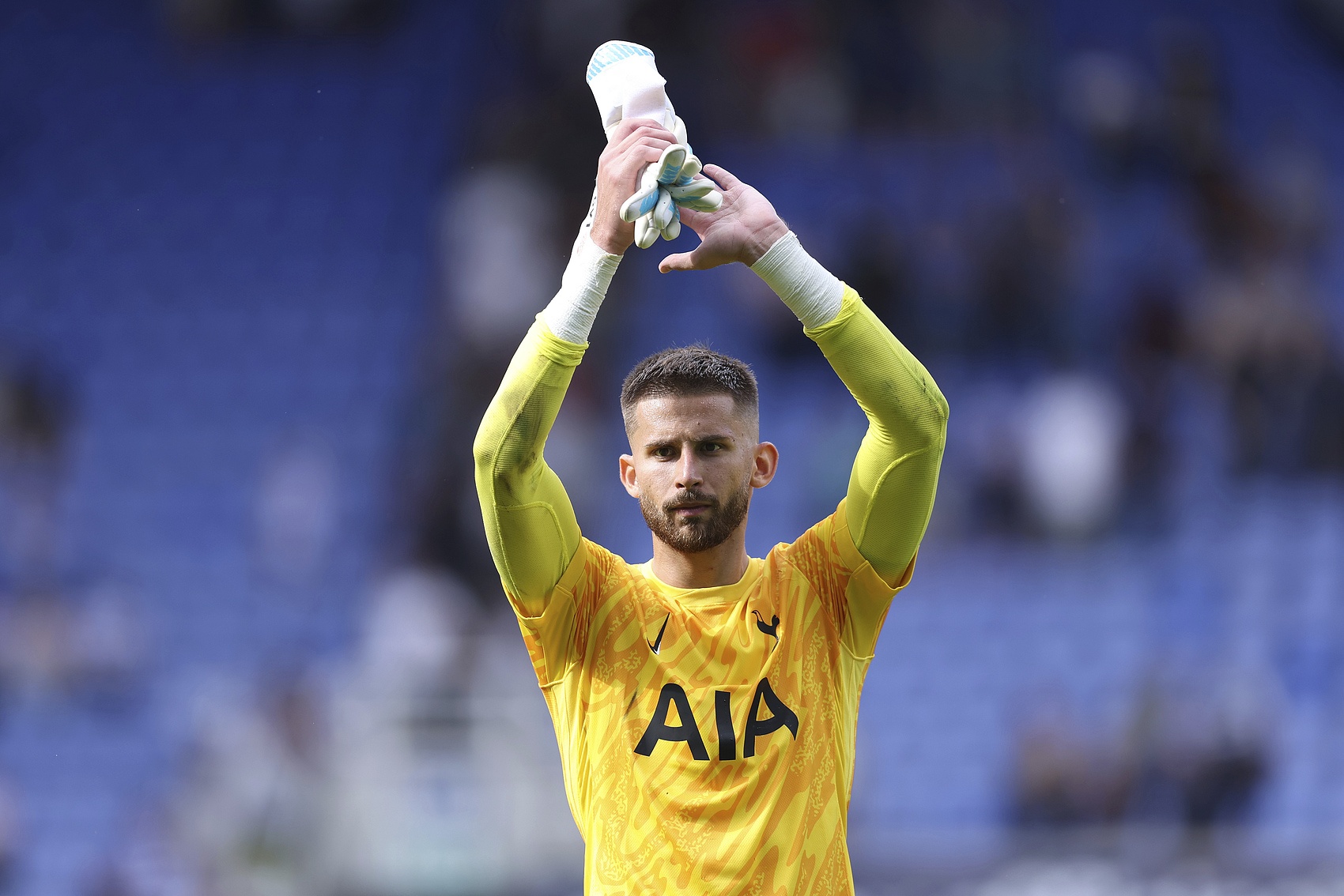 体育视频直播-记者：国米与橡树资本管理层进行会谈，今夏优先引进门将维卡里奥